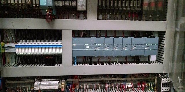 Equipos de automatización y control industrial.